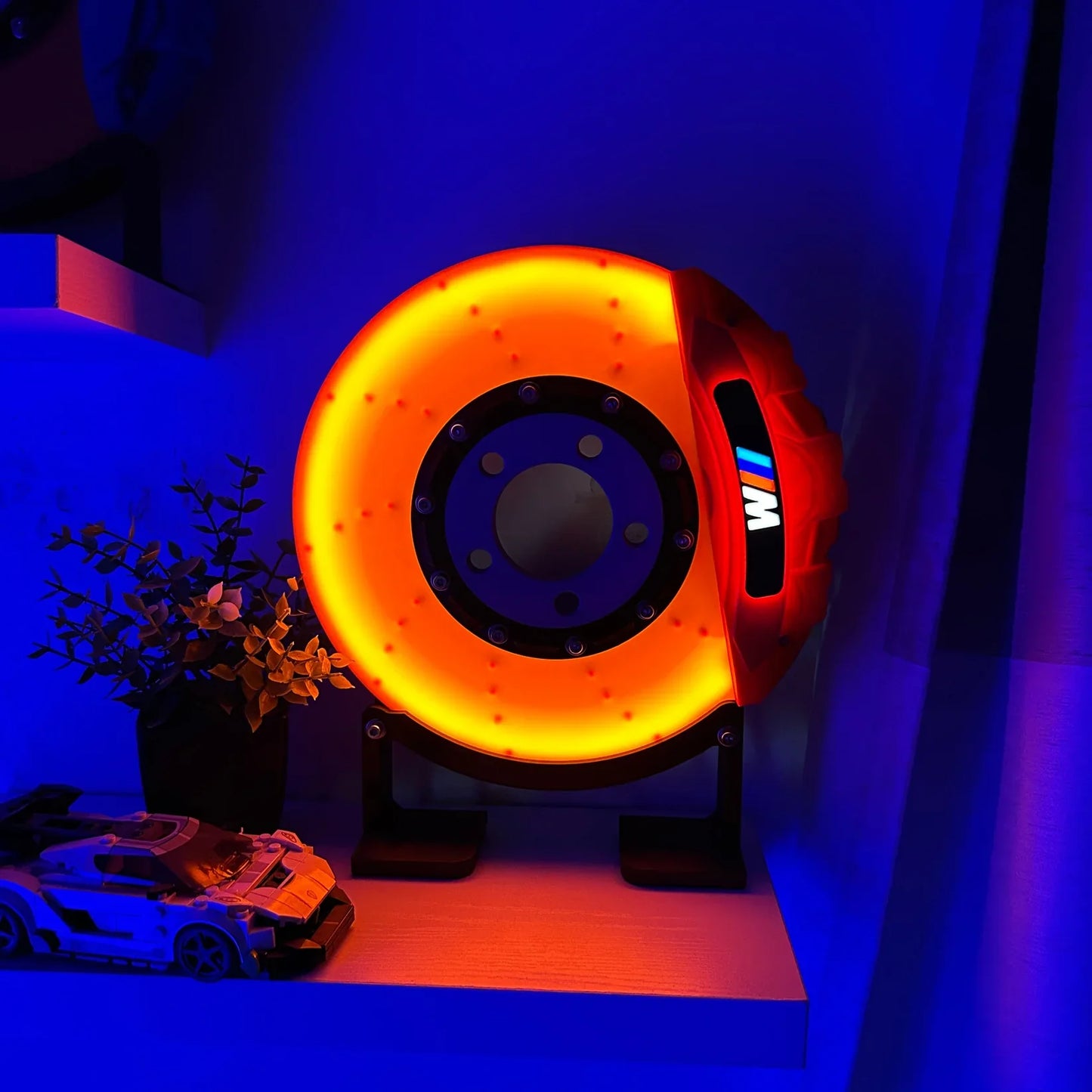 BrakeLamp | Lamp inspired by the brakes of real sports cars