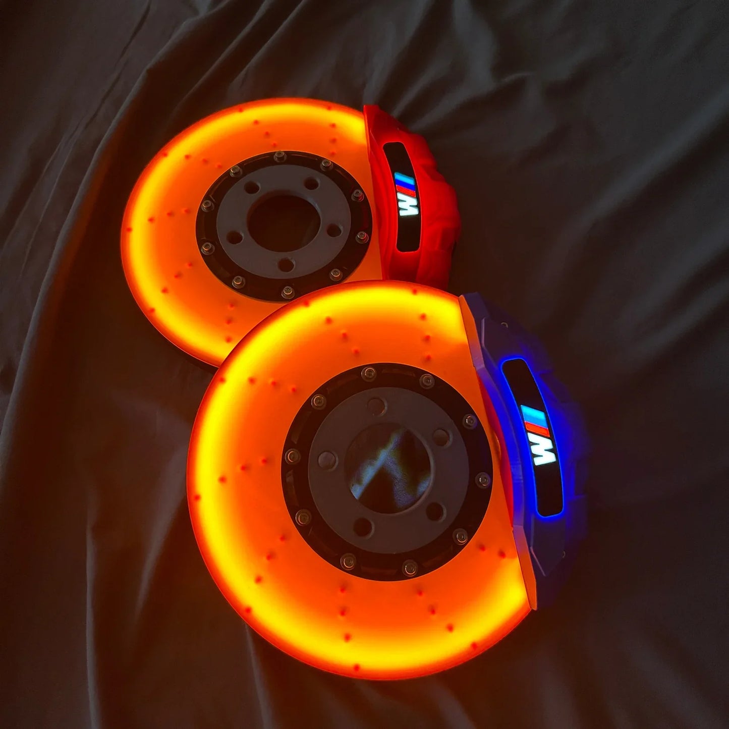 BrakeLamp | Lamp inspired by the brakes of real sports cars